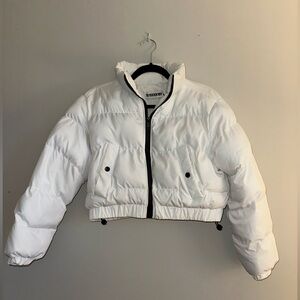 White cropped puffer